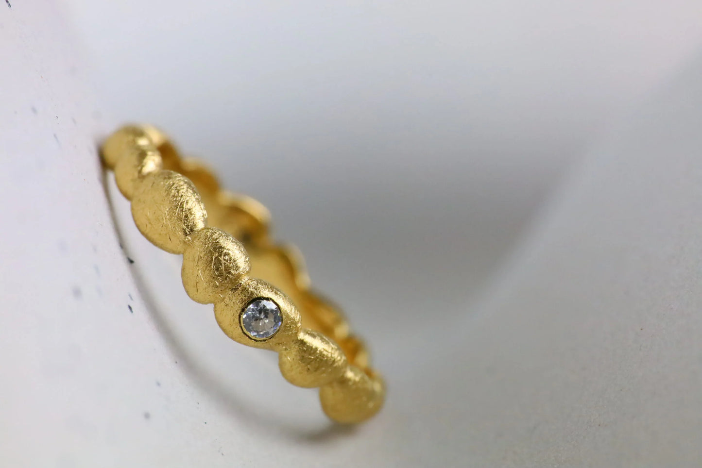 9ct Gold Diamond Pebble Band