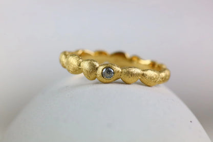 9ct Gold Diamond Pebble Band